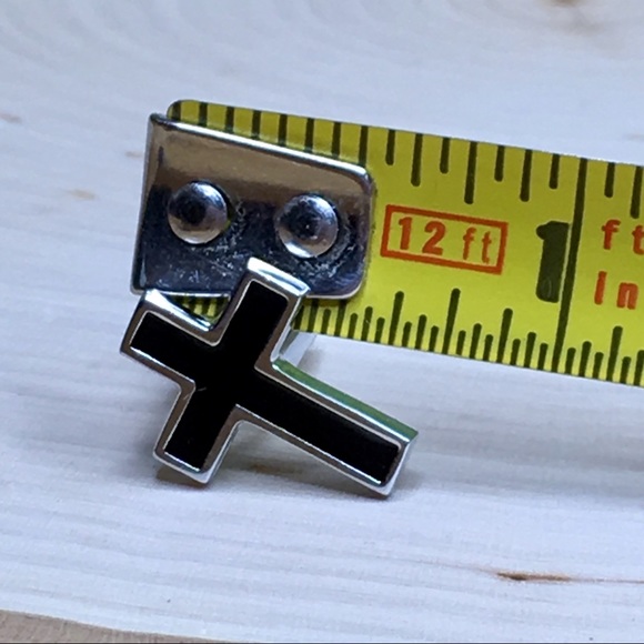 Silver And Black Enamel Religious Cross Cufflinks - Picture 4 of 8